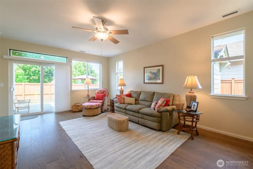 Property photo for 4933 Bend Drive Ne, Lacey photo 8