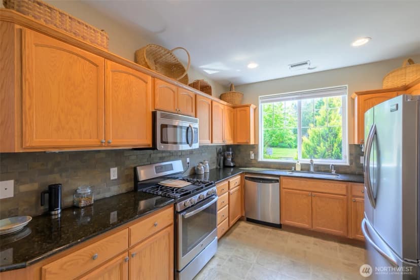 Property photo for 4933 Bend Drive Ne, Lacey photo 10