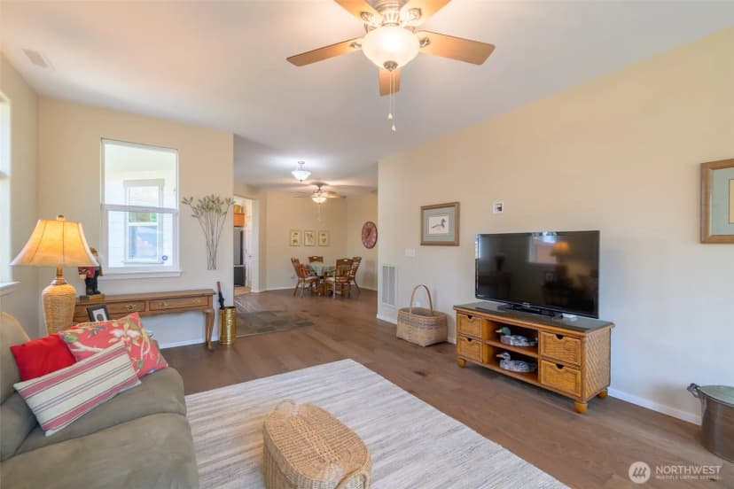 Property photo for 4933 Bend Drive Ne, Lacey photo 7