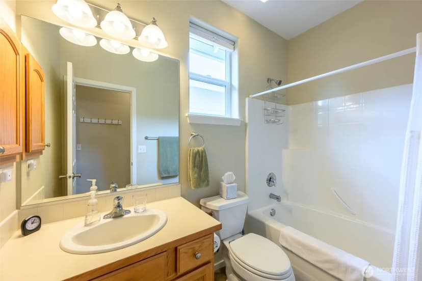 Property photo for 4933 Bend Drive Ne, Lacey photo 21