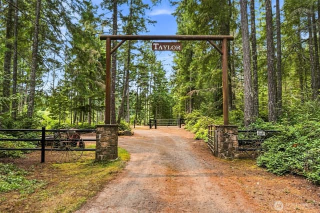 Property photo for 15611 Nw Hite Center Road, Seabeck photo 3