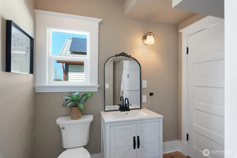 Property photo for 1118 4th Street, Anacortes photo 26