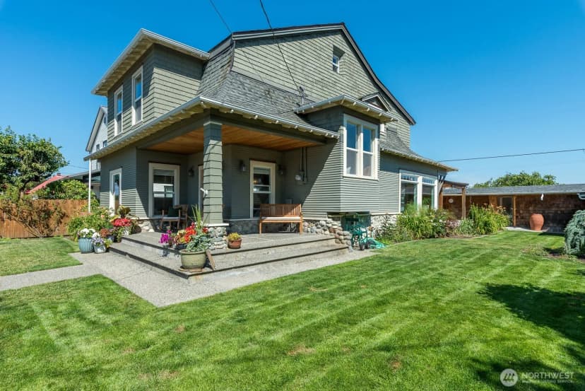 Property photo for 1118 4th Street, Anacortes