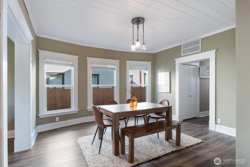 Property photo for 1118 4th Street, Anacortes photo 10