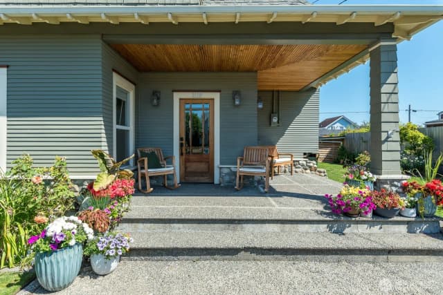 Property photo for 1118 4th Street, Anacortes photo 5