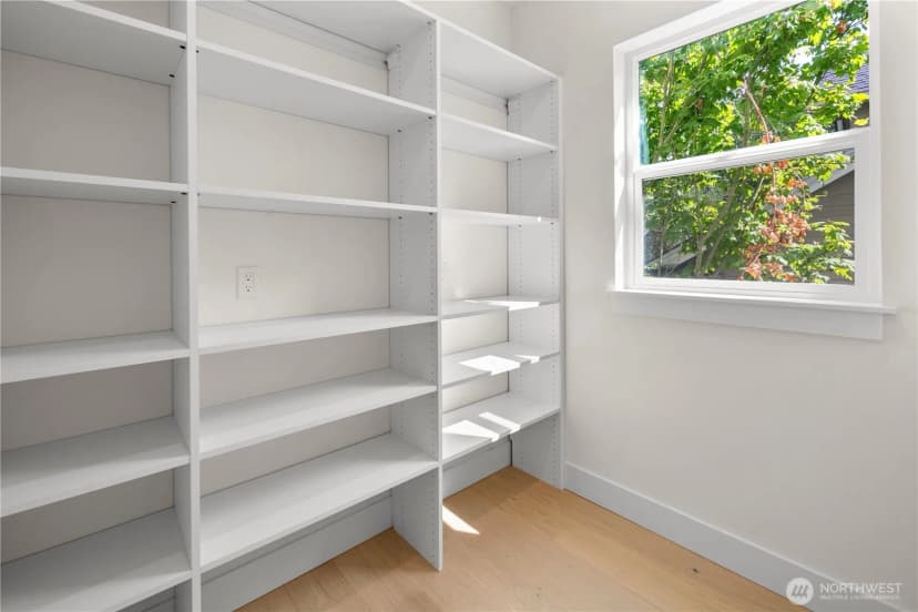 Property photo for 613 18th Avenue E, Seattle photo 9