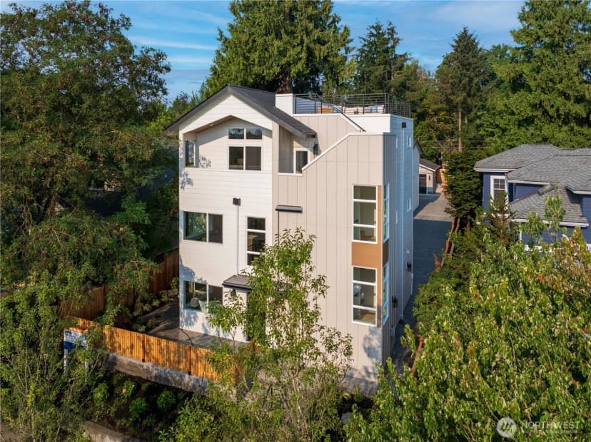 Property photo for 613 18th Avenue E, Seattle photo 32