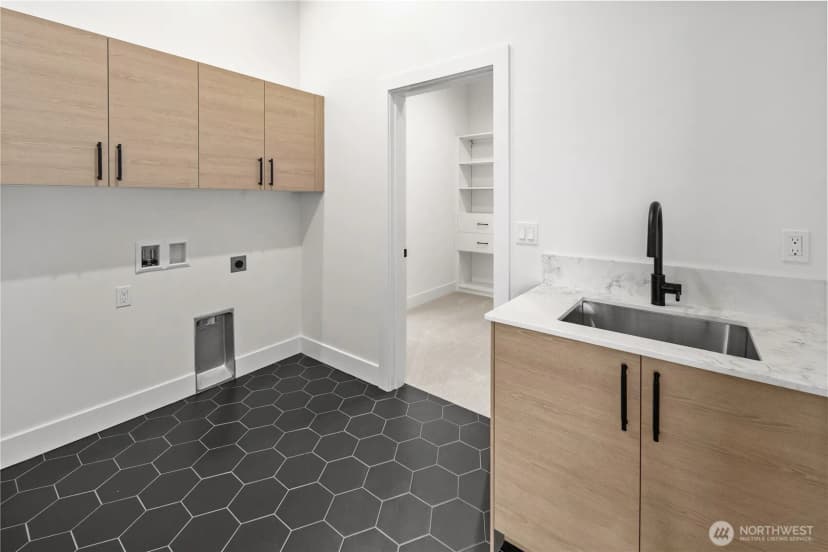 Property photo for 613 18th Avenue E, Seattle photo 27