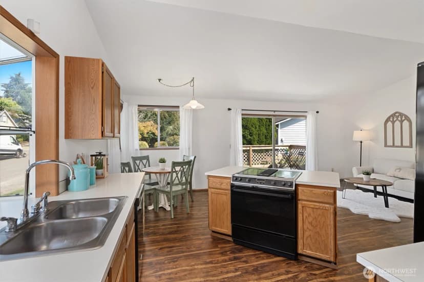 Property photo for 35002 14th Avenue Sw, Federal Way photo 6