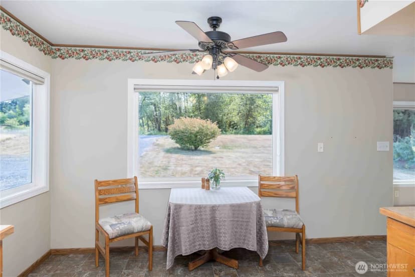 Property photo for 3811 E Sunset Drive, Bellingham photo 8