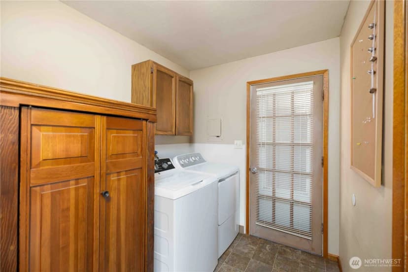 Property photo for 3811 E Sunset Drive, Bellingham photo 12