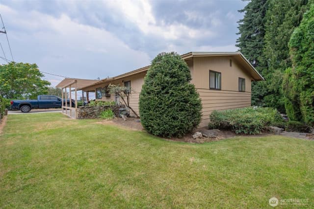 Property photo for 840 N Kentucky Avenue, East Wenatchee photo 4