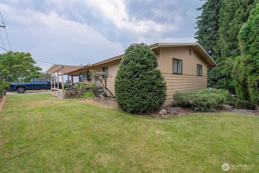 Property photo for 840 N Kentucky Avenue, East Wenatchee photo 4