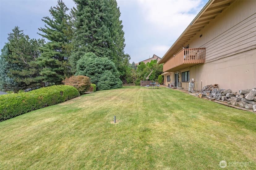 Property photo for 840 N Kentucky Avenue, East Wenatchee photo 30