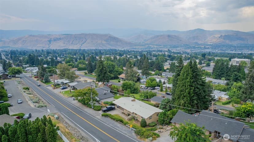 Property photo for 840 N Kentucky Avenue, East Wenatchee photo 37