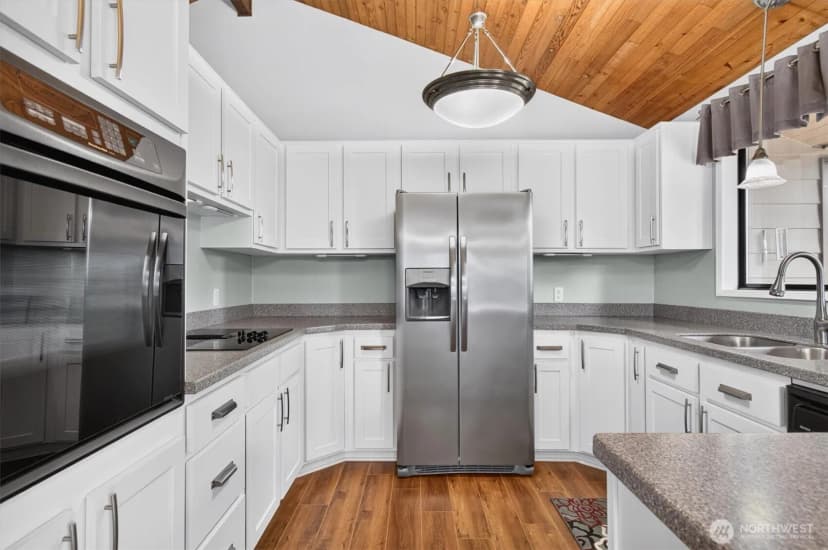 Property photo for 48 Clover Street, Cathlamet photo 12