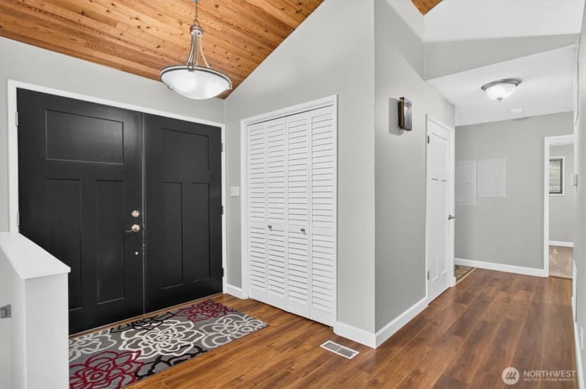 Property photo for 48 Clover Street, Cathlamet photo 3
