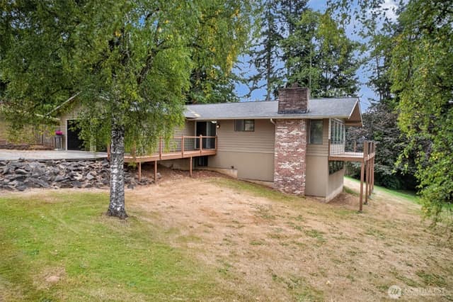 Property photo for 48 Clover Street, Cathlamet photo 2