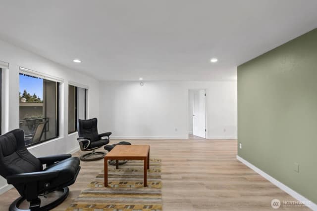 Property photo for 7064 35th Avenue Ne #2, Seattle photo 5