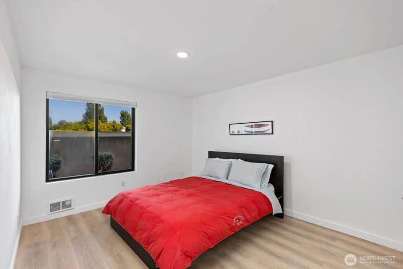 Property photo for 7064 35th Avenue Ne #2, Seattle photo 23