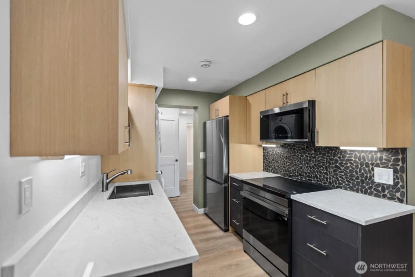 Property photo for 7064 35th Avenue Ne #2, Seattle photo 12