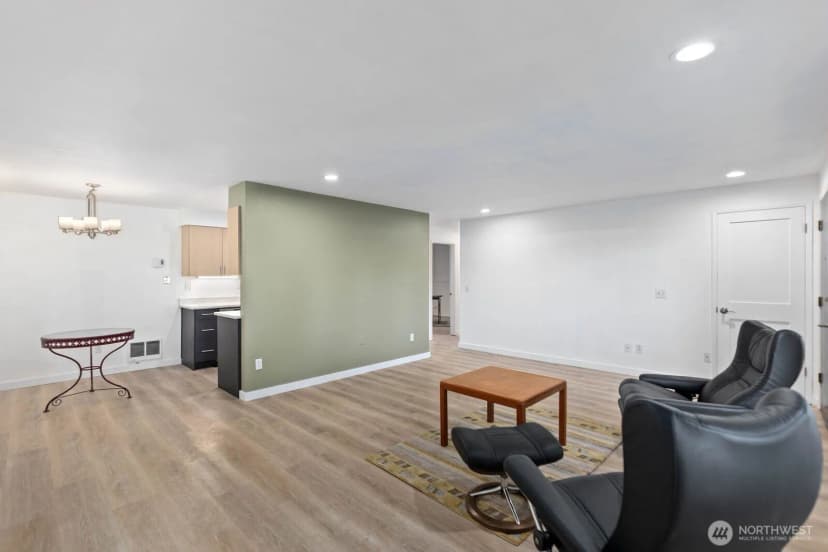 Property photo for 7064 35th Avenue Ne #2, Seattle photo 8