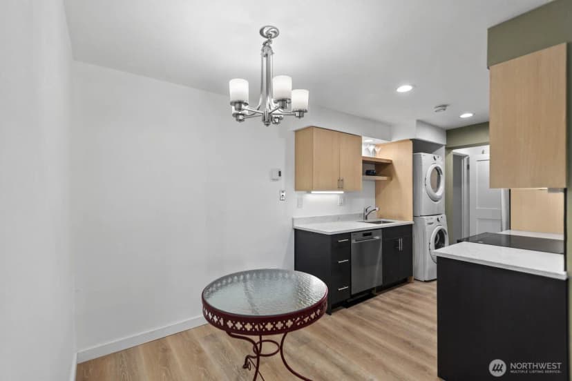 Property photo for 7064 35th Avenue Ne #2, Seattle photo 11