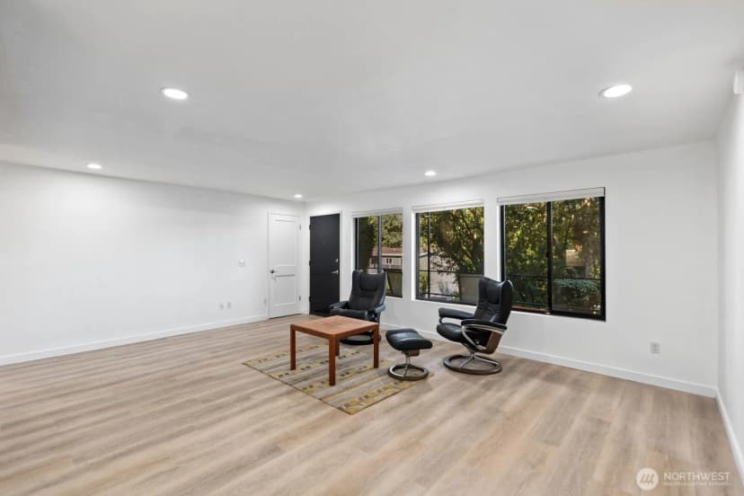 Property photo for 7064 35th Avenue Ne #2, Seattle photo 7