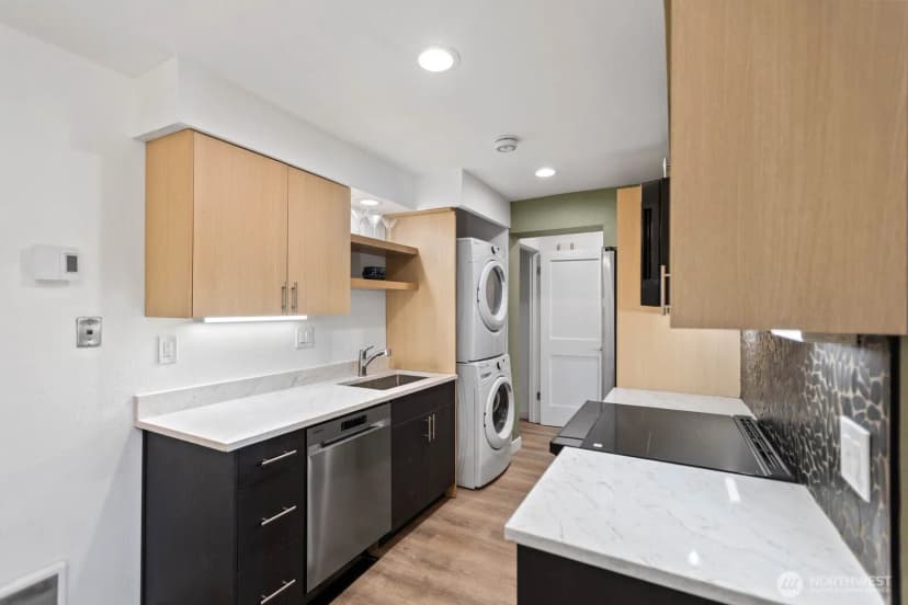 Property photo for 7064 35th Avenue Ne #2, Seattle photo 14