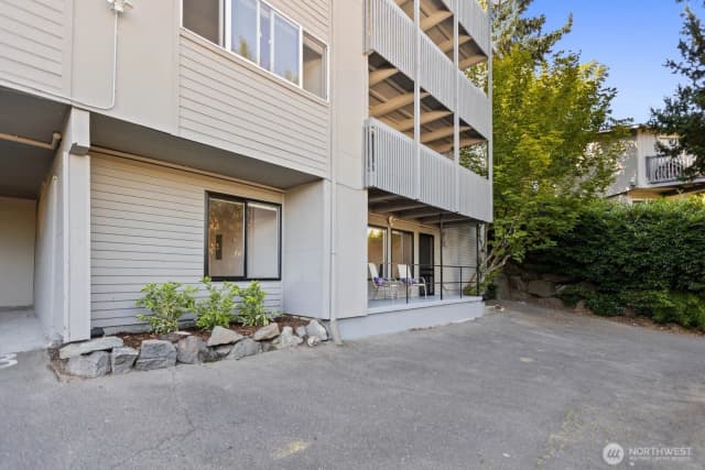 Property photo for 7064 35th Avenue Ne #2, Seattle photo 3