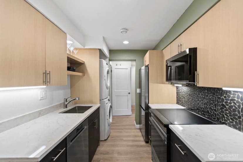 Property photo for 7064 35th Avenue Ne #2, Seattle photo 13