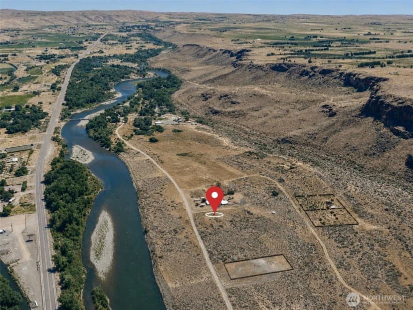 Property photo for 320 Lake Naches Road, Naches photo 3