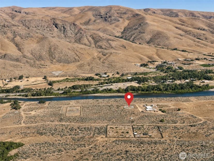 Property photo for 320 Lake Naches Road, Naches