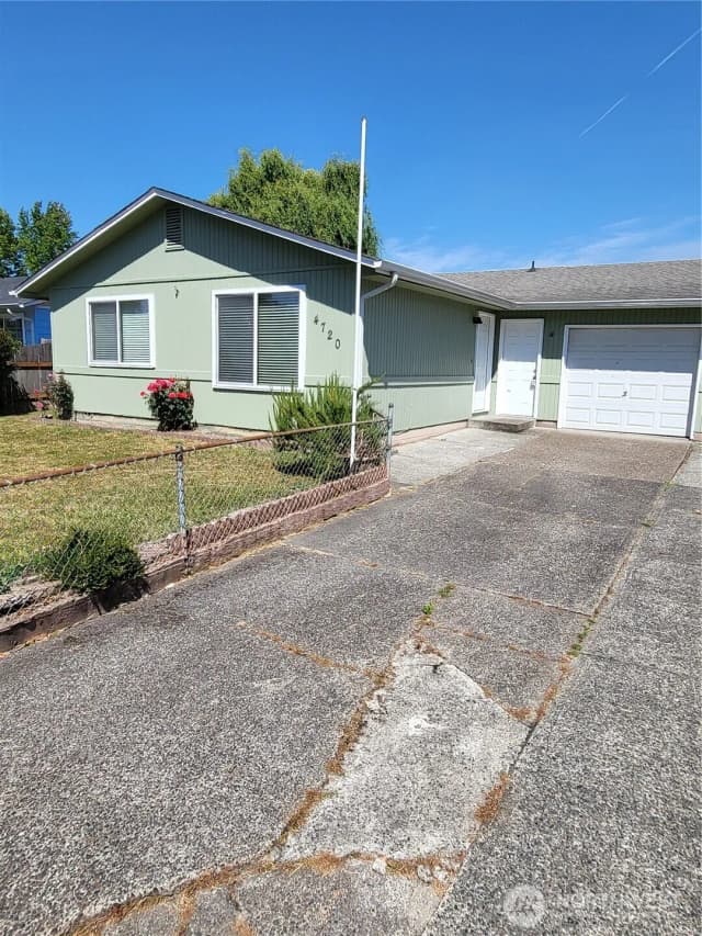 Property photo for 4720 Merlin Street, Longview photo 2