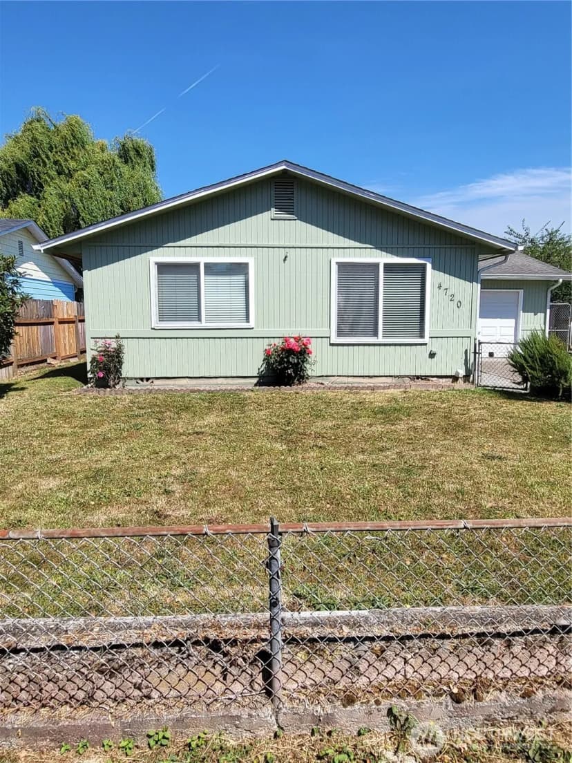 Property photo for 4720 Merlin Street, Longview