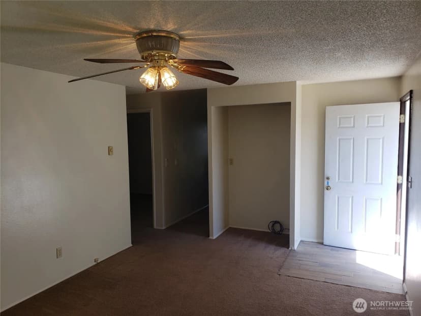Property photo for 4720 Merlin Street, Longview photo 11