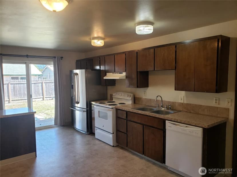 Property photo for 4720 Merlin Street, Longview photo 6