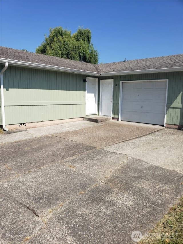 Property photo for 4720 Merlin Street, Longview photo 3