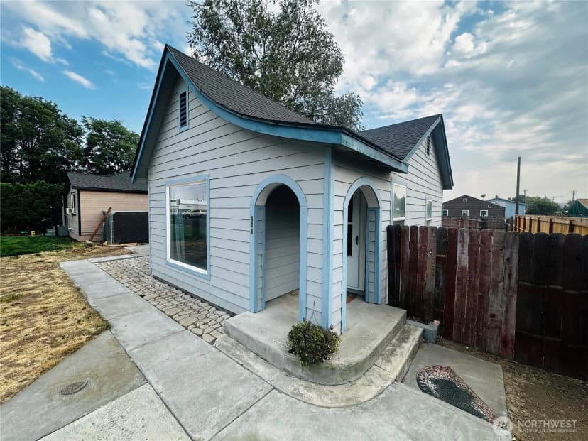 Property photo for 260 Sw 6th Avenue Sw, Ephrata photo 2
