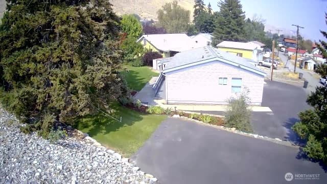 Property photo for 327 Beach Street, Pateros photo 3