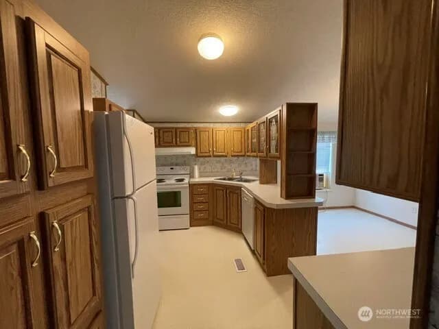 Property photo for 327 Beach Street, Pateros photo 10