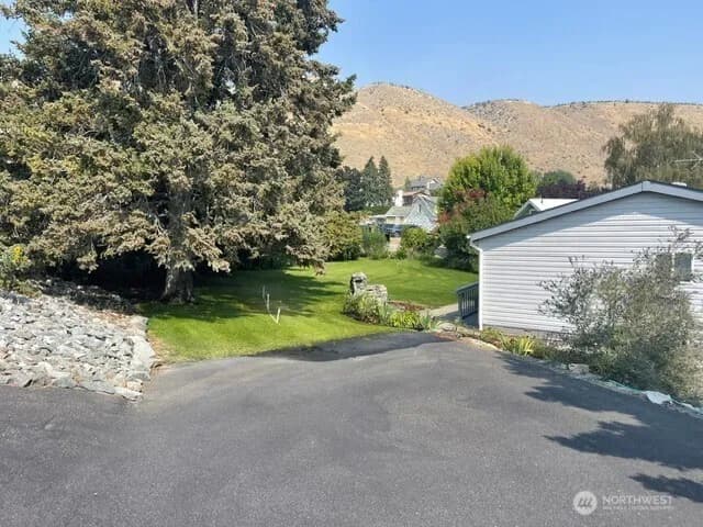 Property photo for 327 Beach Street, Pateros photo 36