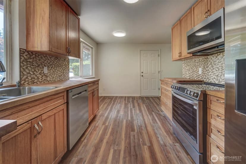 Property photo for 27019 Woodside Road Ne, Kingston photo 5