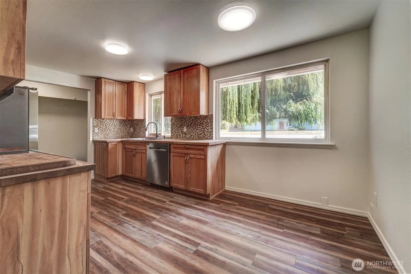 Property photo for 27019 Woodside Road Ne, Kingston photo 8
