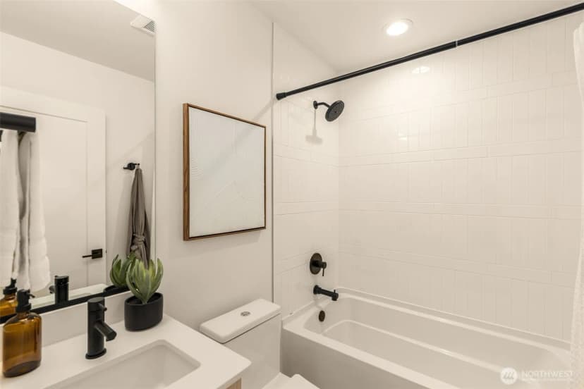 Property photo for 1914 C Ferry Avenue Sw, Seattle photo 12