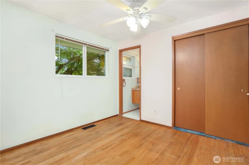 Property photo for 10507 Ne 143rd Place, Kirkland photo 13