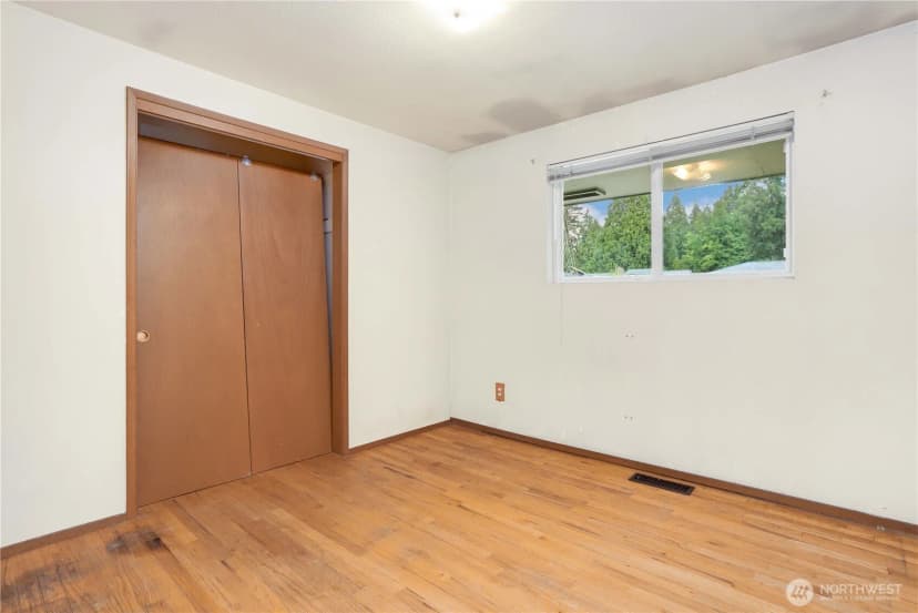 Property photo for 10507 Ne 143rd Place, Kirkland photo 14