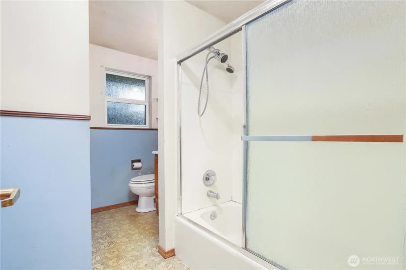 Property photo for 10507 Ne 143rd Place, Kirkland photo 17