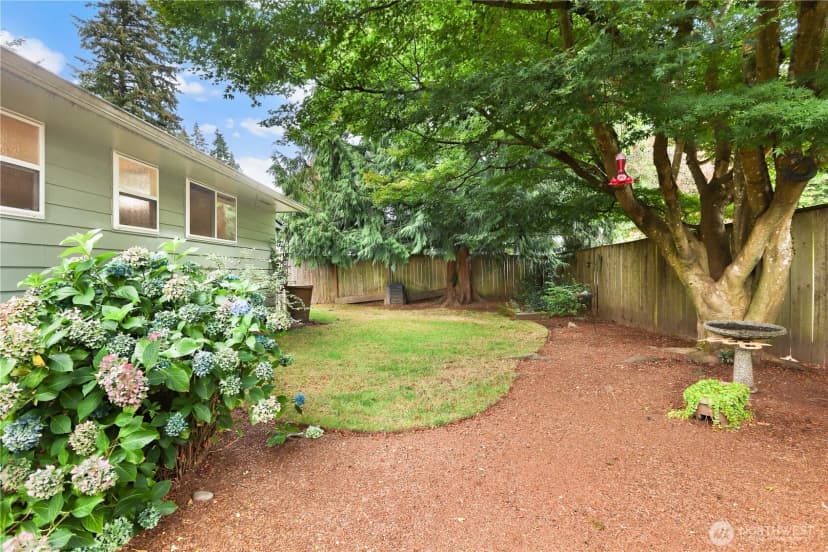 Property photo for 10507 Ne 143rd Place, Kirkland photo 22