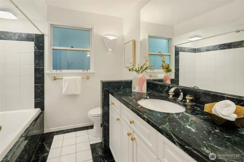 Property photo for 6816 51st Avenue Ne, Seattle photo 28